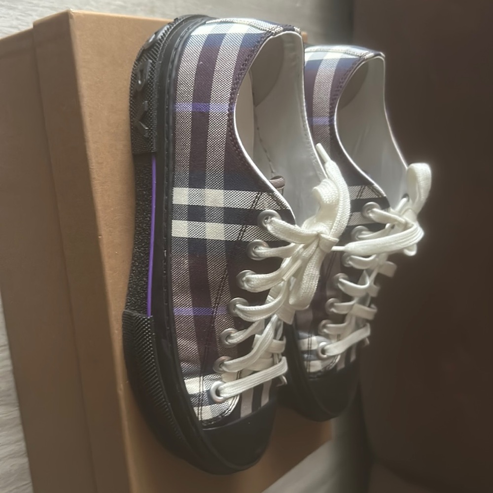 Burberry sneakers